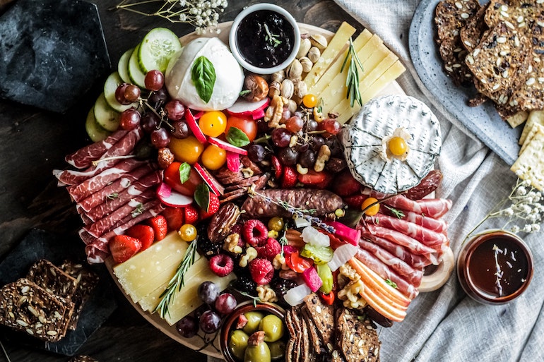How to Build a Healthy Charcuterie Board (Plus 5 Delicious Recipes)